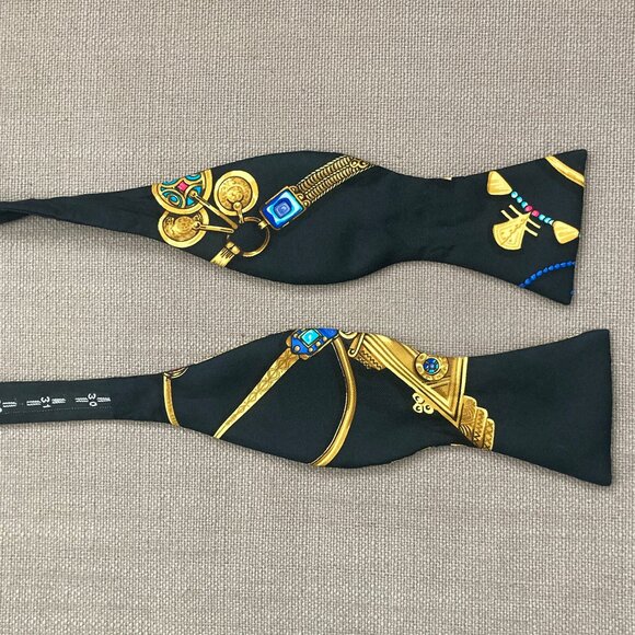 RARE HERMES SILK SCARF BOW TIE - BLACK GOLD Parures Des Sables by Bourthoumieux - Picture 3 of 4
